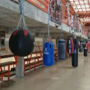Pistas de padel interiores Fadura