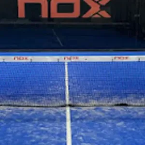 Indoor central padel & food