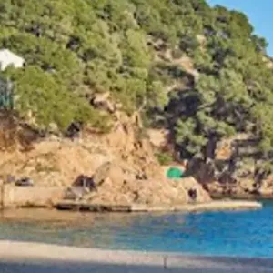 No. 7 - Una Amplia House & 4 'vainas' en Begur, Cataluña, España