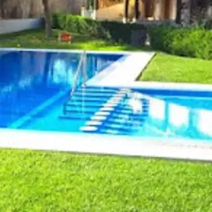 Vistaverde - Casa Adosada de 3 habitaciones con Piscina y Pista de Padel en la Vía Verde - Three-Bedroom House